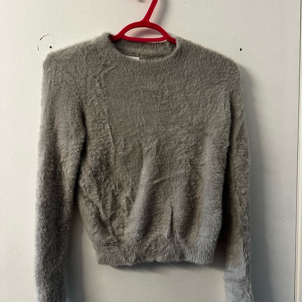 Aritzia / Sundays Best Gray Fuzzy Women's Crop Top Sweater